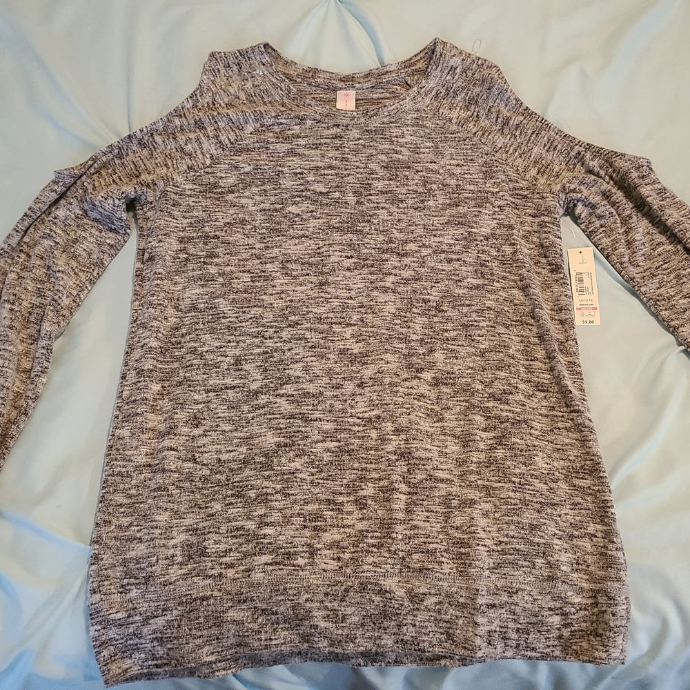 Long sleeve, open shoulder Blouse
